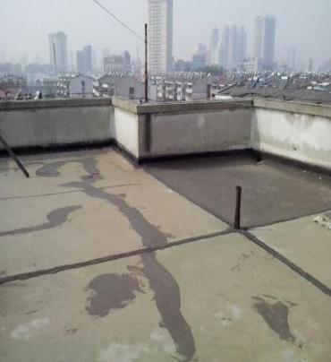 武鸣漏水维修 楼顶漏水是什么原因，楼顶漏水维修方法是什么?